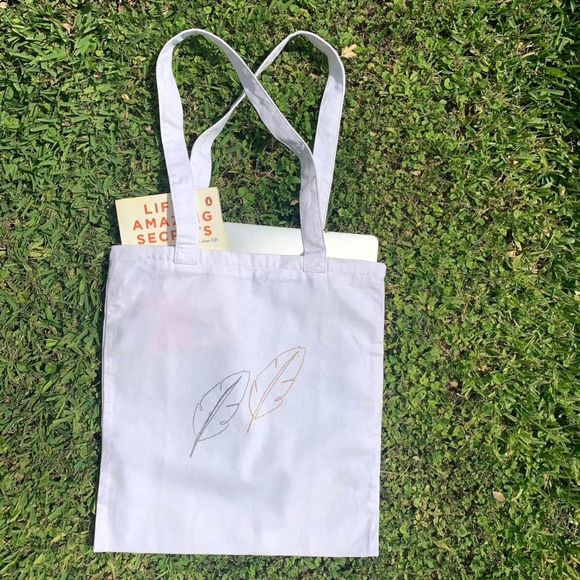 Handmade Canvas Tote Bag with Zipper - Picture 2 of 3